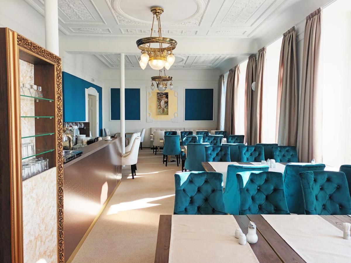Hotel Maxim Marianske Lazne Bagian luar foto