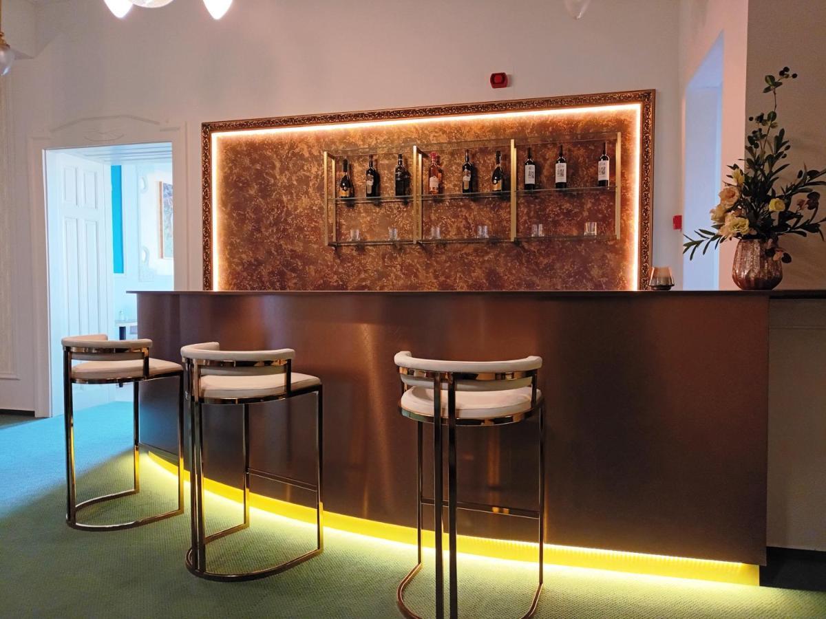 Hotel Maxim Marianske Lazne Bagian luar foto