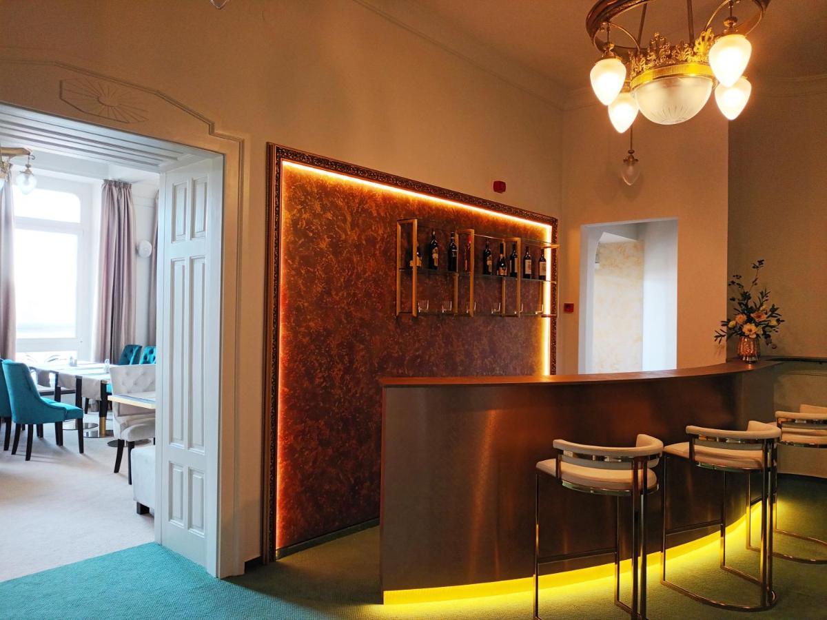 Hotel Maxim Marianske Lazne Bagian luar foto