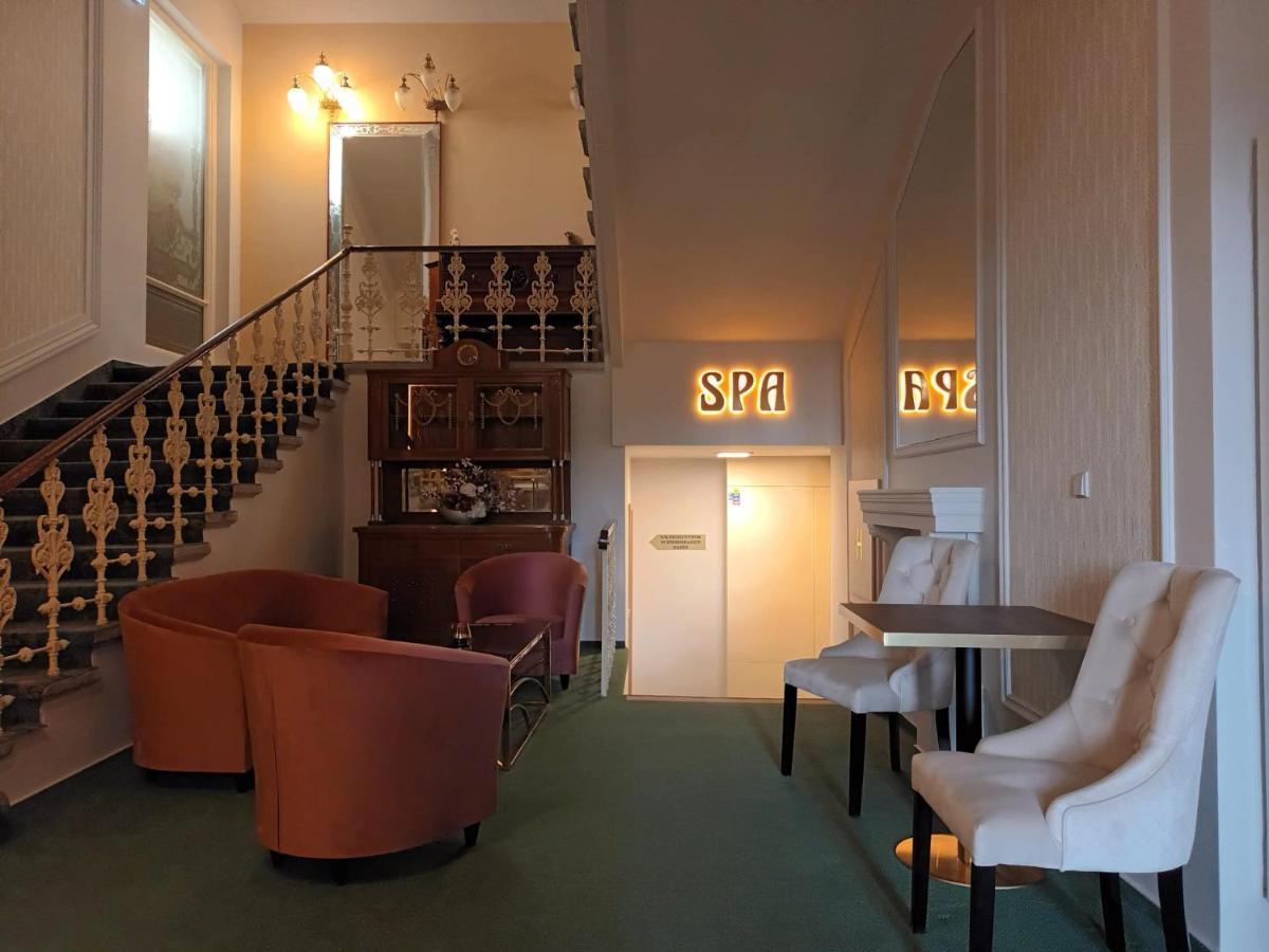 Hotel Maxim Marianske Lazne Bagian luar foto