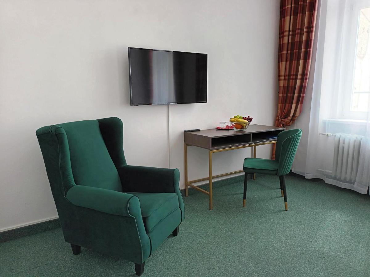 Hotel Maxim Marianske Lazne Bagian luar foto