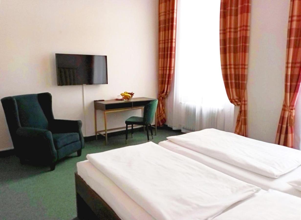 Hotel Maxim Marianske Lazne Bagian luar foto