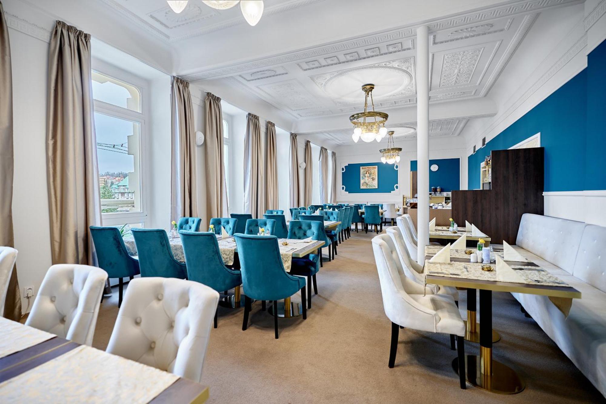 Hotel Maxim Marianske Lazne Bagian luar foto