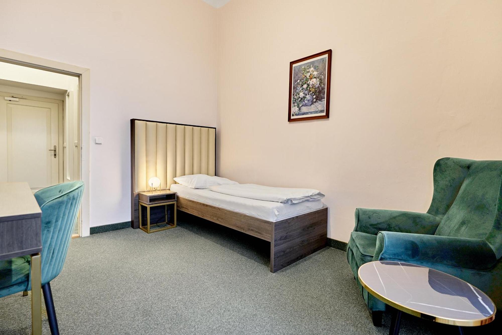 Hotel Maxim Marianske Lazne Bagian luar foto