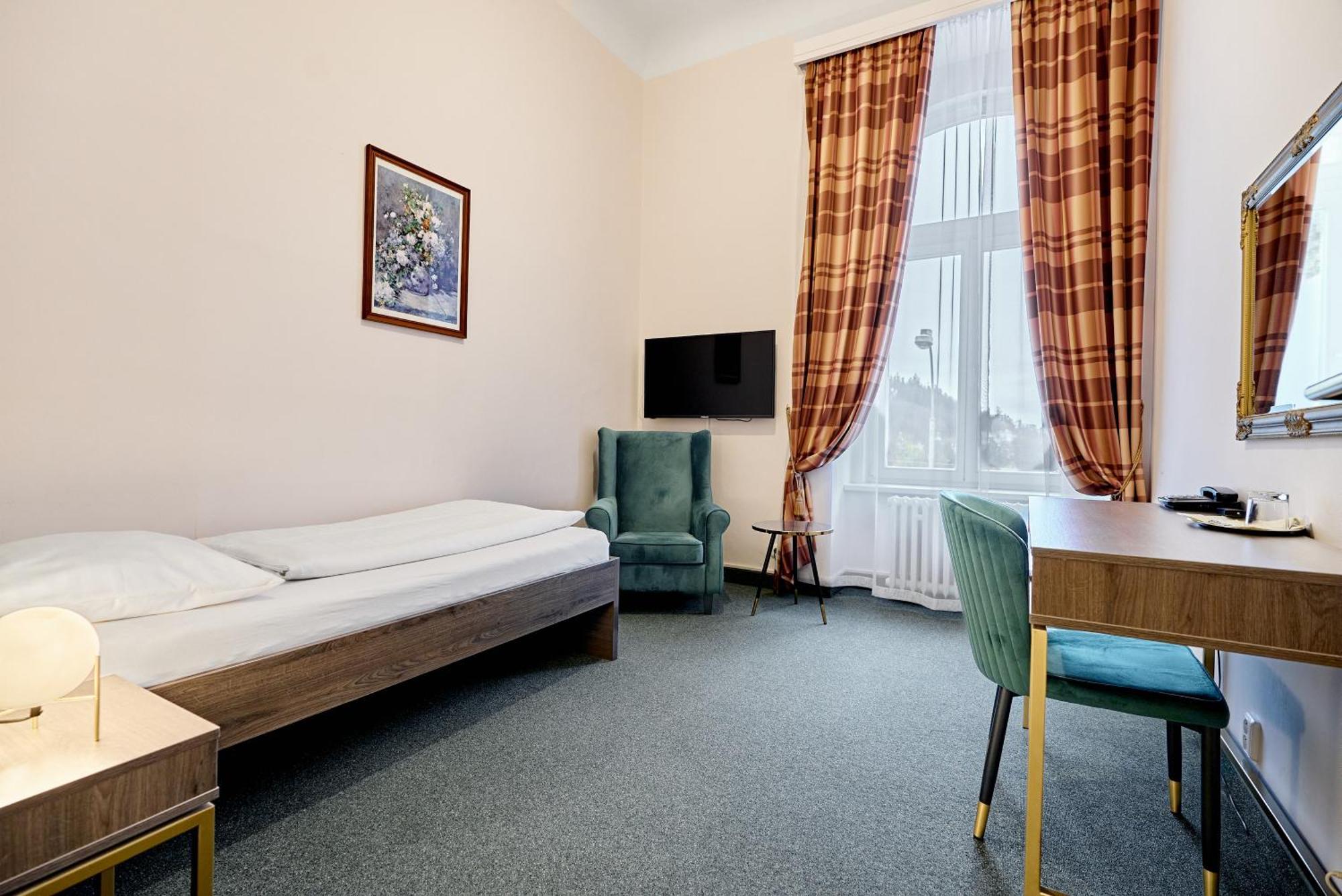 Hotel Maxim Marianske Lazne Bagian luar foto