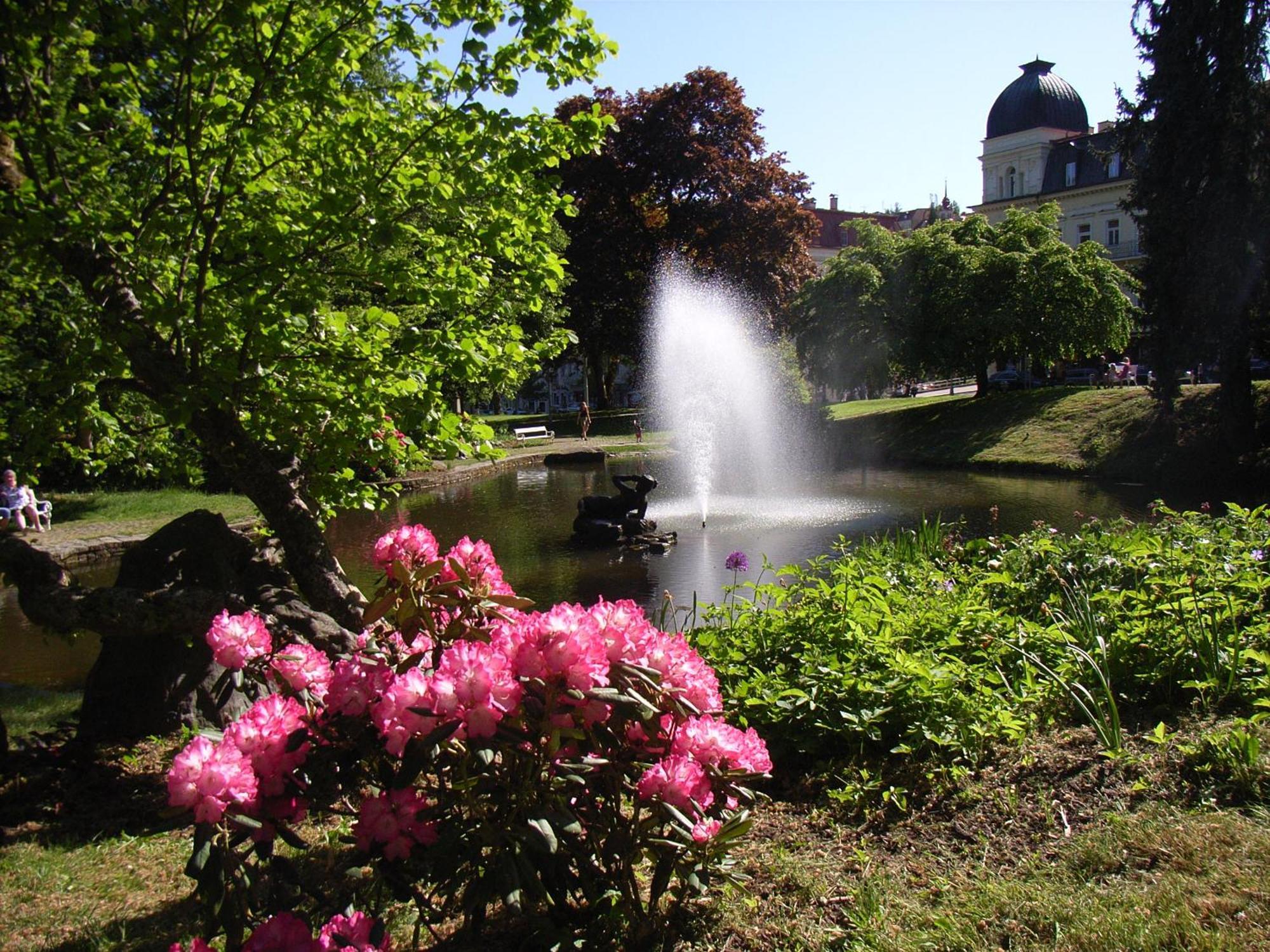 Hotel Maxim Marianske Lazne Bagian luar foto
