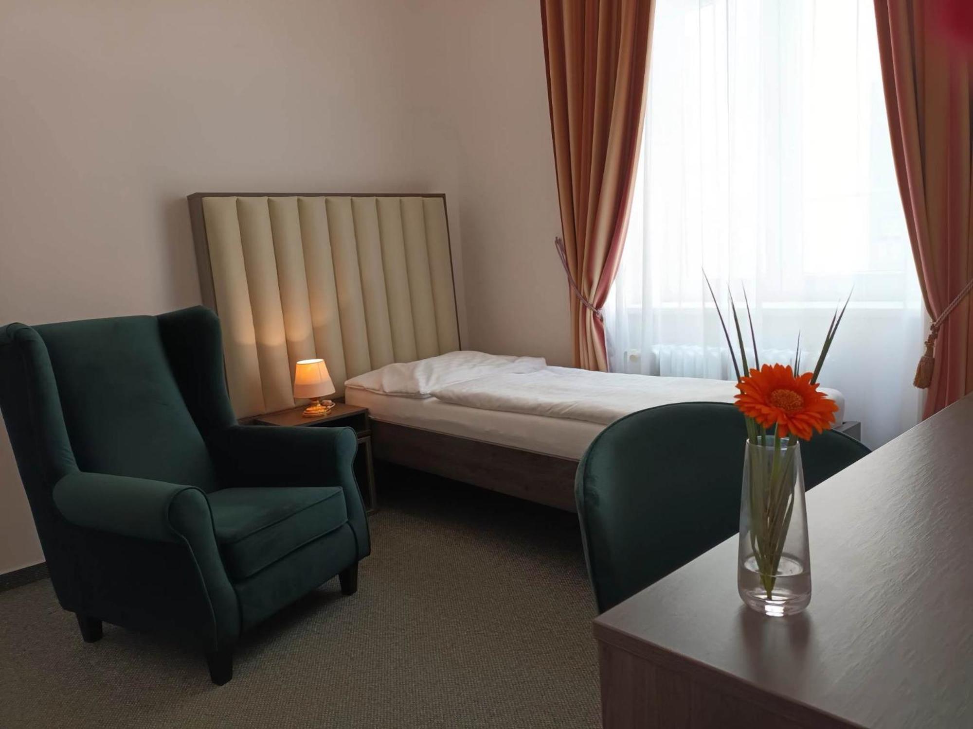Hotel Maxim Marianske Lazne Bagian luar foto